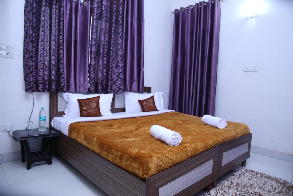 Hotel Airport Land Нью-Дели Номер фото