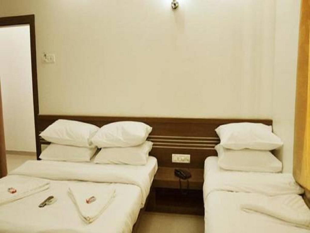 Hotel Airport Land Нью-Дели Номер фото