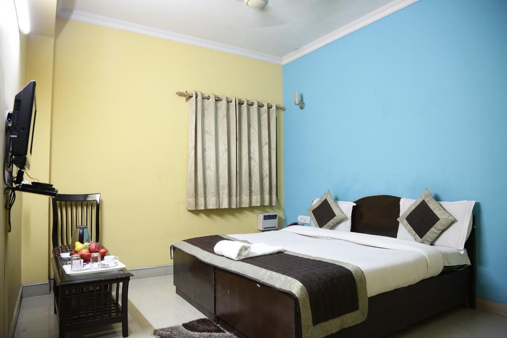 Hotel Airport Land Нью-Дели Экстерьер фото