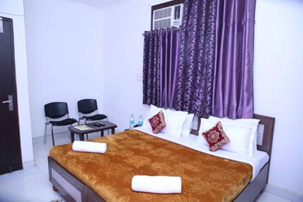Hotel Airport Land Нью-Дели Экстерьер фото