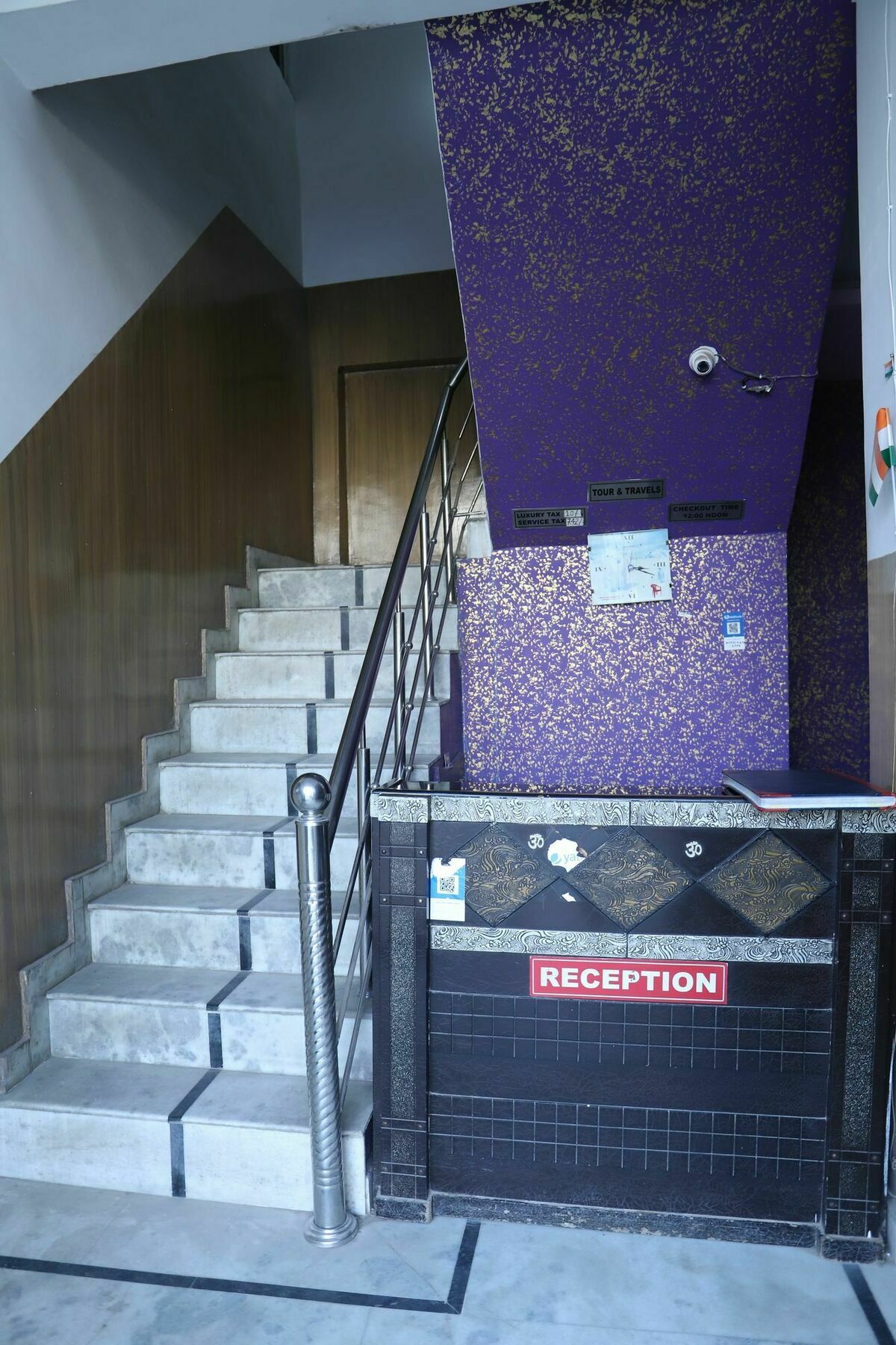 Hotel Airport Land Нью-Дели Экстерьер фото
